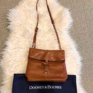 Dooney&Bourke Medium Florentine Toggle Crossbody